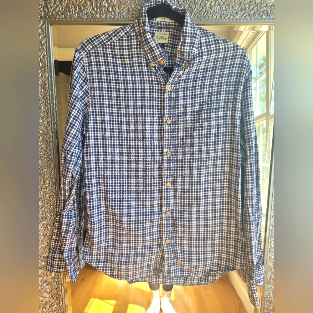 J.‎ Crew Men's Blue Checkered Shirt. Size M.